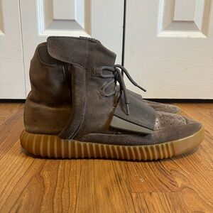 Yeezy 750 Chocolate / Gum Size 10.5